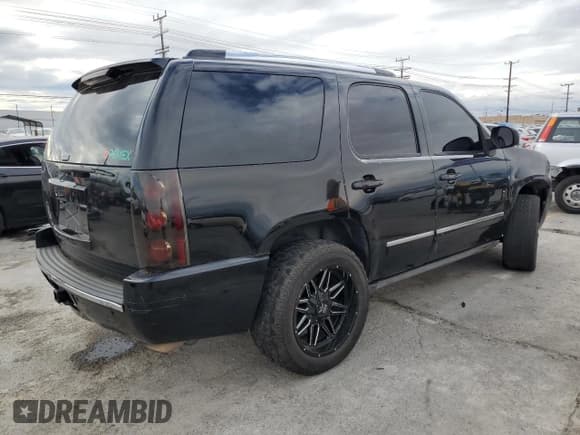 ✅ 2009 GMC Yukon Denali • VIN: 1GKFC03269R258227 • Lot: 80227015. Listed on Copart with 168,864 mi. Free auction sales archive from the USA and detailed vehicle history report at DreamBid. Image 3.