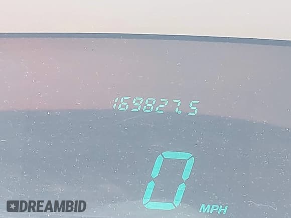 ✅ 1995 Lincoln Town Car Signature • VIN: 1LNLM82W1SY643247 • Lot: 43625347. Listed on IAAI with 169,827 mi. Free auction sales archive from the USA and detailed vehicle history report at DreamBid. Image 15.