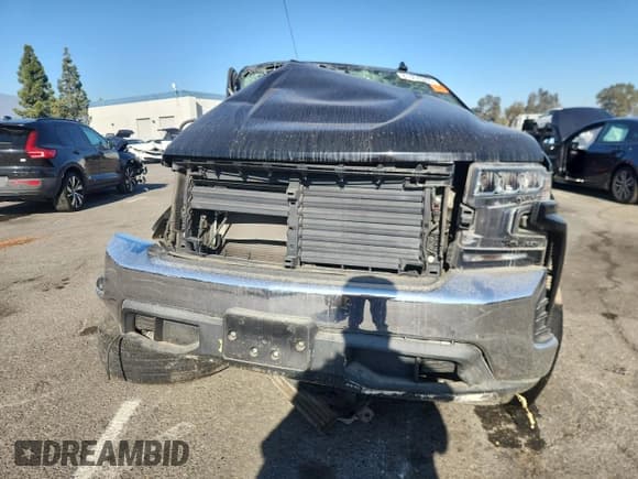 ✅ 2019 Chevrolet Silverado 1500 LT • VIN: 1GCPWCED1KZ256379 • Lot: 81959265. Wystawiony na Copart z przebiegiem Nie podano. Bezpłatny archiwum sprzedaży aukcyjnych z USA i szczegółowy raport historii pojazdu na DreamBid. Zdjęcie 5.