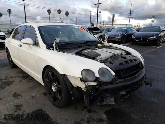 ✅ 2007 Bentley Flying Spur • VIN: SCBBR93W87C047064 • Lot: 42865763. Wystawiony na Copart z przebiegiem Nie podano. Bezpłatny archiwum sprzedaży aukcyjnych z USA i szczegółowy raport historii pojazdu na DreamBid. Zdjęcie 11.