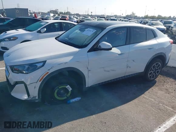 ✅ 2025 BMW X2 xDrive28i • VIN: WBX63GM07S5275698 • Lot: 42574774. Listed on IAAI with 5,267 mi. Free auction sales archive from the USA and detailed vehicle history report at DreamBid. Image 17.