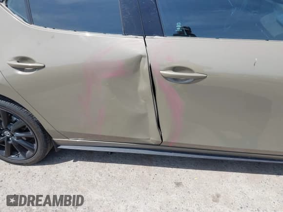 ✅ 2024 Mazda 3 Carbon Edition • VIN: JM1BPBYY1R1710008 • Лот: 42453769. Опубликован ранее на IAAI с пробегом 35 256 миль. Бесплатный доступ к архиву аукционных продаж из США и подробный отчёт об истории автомобиля на DreamBid. Изображение 6.