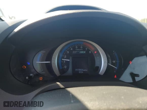 ✅ 2011 Honda Insight EX • VIN: JHMZE2H77BS000539 • Лот: 86087885. Опубликован ранее на Copart с пробегом 197 806 миль. Бесплатный доступ к архиву аукционных продаж из США и подробный отчёт об истории автомобиля на DreamBid. Изображение 9.