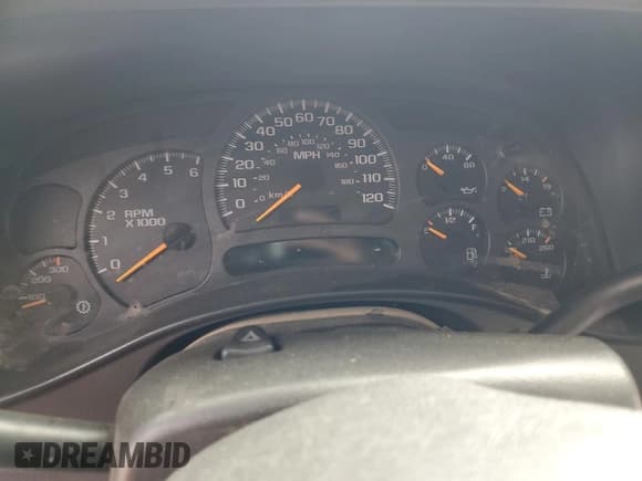 ✅ 2003 Chevrolet Silverado 2500HD LS • VIN: 1GCHC29U13E267442 • Лот: 51182565. Опубликован ранее на Copart с пробегом Не указан. Бесплатный доступ к архиву аукционных продаж из США и подробный отчёт об истории автомобиля на DreamBid. Изображение 9.