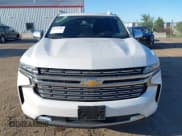 ✅ 2022 Chevrolet Suburban Premier • VIN: 1GNSKFKD3NR267634 • Lot: 42737206. Wystawiony na IAAI z przebiegiem 59 812 mil. Bezpłatny archiwum sprzedaży aukcyjnych z USA i szczegółowy raport historii pojazdu na DreamBid. Zdjęcie 12.