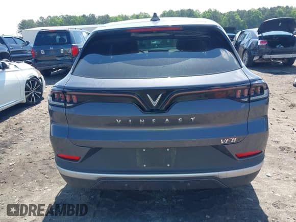 ✅ 2024 VinFast VF 8 Plus • VIN: RLLV1AFA3RH009028 • Лот: 42263876. Опубликован ранее на IAAI с пробегом 4 185 миль. Бесплатный доступ к архиву аукционных продаж из США и подробный отчёт об истории автомобиля на DreamBid. Изображение 16.