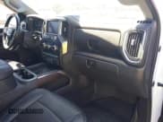 ✅ 2020 GMC Sierra 1500 SLT • VIN: 3GTP8DET9LG205740 • Лот: 43352316. Опубликован ранее на IAAI с пробегом 116 279 миль. Бесплатный доступ к архиву аукционных продаж из США и подробный отчёт об истории автомобиля на DreamBid. Изображение 5.