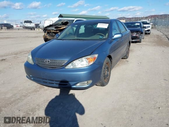 ✅ 2004 Toyota Camry XLE • VIN: 4T1BE30K84U879013 • Lot: 43680499. Wystawiony na IAAI z przebiegiem 182 035 mil. Bezpłatny archiwum sprzedaży aukcyjnych z USA i szczegółowy raport historii pojazdu na DreamBid. Zdjęcie 2.