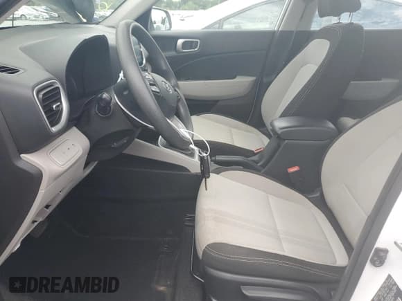 ✅ 2020 Hyundai Venue SEL • VIN: KMHRC8A32LU035850 • Lot: 57960775. Listed on Copart with 73,945 mi. Free auction sales archive from the USA and detailed vehicle history report at DreamBid. Image 7.