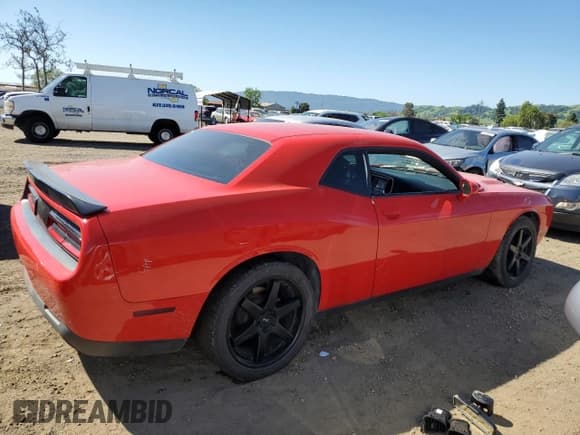 ✅ 2016 Dodge Challenger SXT Plus • VIN: 2C3CDZAG5GH137463 • Lot: 51076654. Wystawiony na Copart z przebiegiem 166 114 mil. Bezpłatny archiwum sprzedaży aukcyjnych z USA i szczegółowy raport historii pojazdu na DreamBid. Zdjęcie 3.