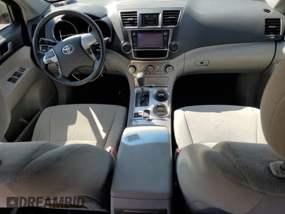 ✅ 2013 Toyota Highlander • VIN: JTEBC3EH7D2013821 • Lot: 81597595. Listed on Copart with 158,203 mi. Free auction sales archive from the USA and detailed vehicle history report at DreamBid. Image 8.