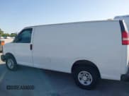 ✅ 2015 Chevrolet Express Cargo • VIN: 1GCWGFCF0F1109375 • Lot: 42768290. Wystawiony na IAAI z przebiegiem 41 577 mil. Bezpłatny archiwum sprzedaży aukcyjnych z USA i szczegółowy raport historii pojazdu na DreamBid. Zdjęcie 6.