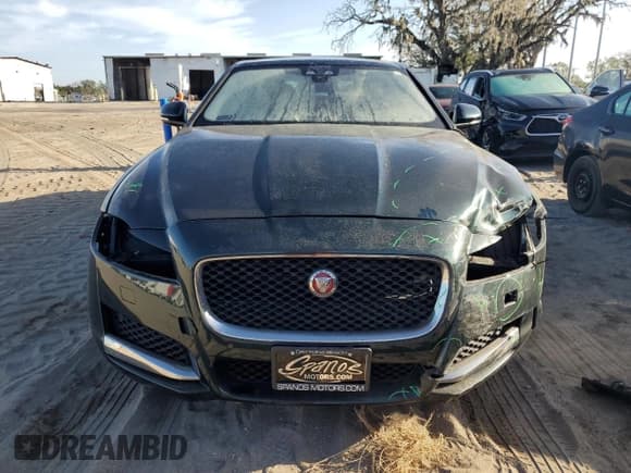 ✅ 2017 Jaguar XF 35t Prestige • VIN: SAJBE4BV1HCY30847 • Лот: 78914324. Опубликован ранее на Copart с пробегом 33 592 миль. Бесплатный доступ к архиву аукционных продаж из США и подробный отчёт об истории автомобиля на DreamBid. Изображение 5.