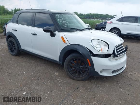✅ 2012 MINI Countryman • VIN: WMWZB3C53CWM02801 • Lot: 42813882. Wystawiony na IAAI z przebiegiem 75 627 mil. Bezpłatny archiwum sprzedaży aukcyjnych z USA i szczegółowy raport historii pojazdu na DreamBid. Zdjęcie 1.