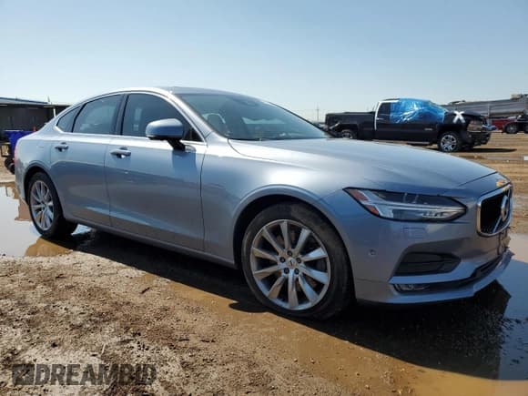 ✅ 2017 Volvo S90 Momentum • VIN: YV1A22MK1H1013068 • Лот: 61078795. Опубликован ранее на Copart с пробегом 60 922 миль. Бесплатный доступ к архиву аукционных продаж из США и подробный отчёт об истории автомобиля на DreamBid. Изображение 4.