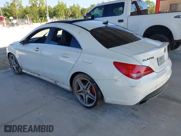 ✅ 2014 Mercedes-Benz CLA 250 • VIN: WDDSJ4GB4EN152240 • Lot: 43782485. Wystawiony na IAAI z przebiegiem Nie podano. Bezpłatny archiwum sprzedaży aukcyjnych z USA i szczegółowy raport historii pojazdu na DreamBid. Zdjęcie 3.