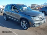 ✅ 2012 Volkswagen Tiguan S • VIN: WVGBV7AX6CW100583 • Lot: 43542063. Listed on IAAI with 138,877 mi. Free auction sales archive from the USA and detailed vehicle history report at DreamBid. Image 1.
