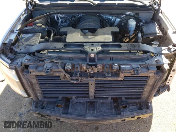 ✅ 2017 Chevrolet Suburban Premier • VIN: 1GNSKJKC7HR143736 • Lot: 69803354. Wystawiony na Copart z przebiegiem 112 993 mil. Bezpłatny archiwum sprzedaży aukcyjnych z USA i szczegółowy raport historii pojazdu na DreamBid. Zdjęcie 13.