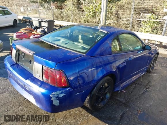 ✅ 2002 Ford Mustang GT Deluxe • VIN: 1FAFP42X32F222917 • Lot: 43881710. Listed on IAAI with 175,788 mi. Free auction sales archive from the USA and detailed vehicle history report at DreamBid. Image 4.