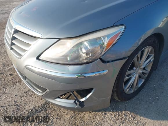 ✅ 2013 Hyundai Genesis 3.8L • VIN: KMHGC4DD9DU256044 • Lot: 43176727. Listed on IAAI with 203,768 mi. Free auction sales archive from the USA and detailed vehicle history report at DreamBid. Image 6.