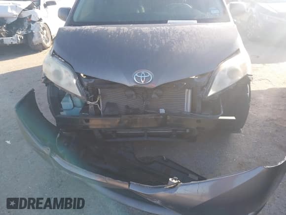 ✅ 2014 Toyota Sienna L • VIN: 5TDZK3DC3ES512900 • Lot: 43676360. Listed on IAAI with 201,555 mi. Free auction sales archive from the USA and detailed vehicle history report at DreamBid. Image 6.