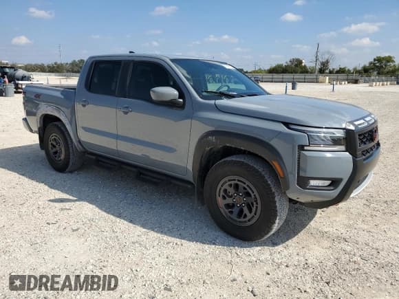 ✅ 2025 Nissan Frontier Pro-4X • VIN: 1N6ED1EKXSN600263 • Лот: 90295315. Опубликован ранее на Copart с пробегом 9 507 миль. Бесплатный доступ к архиву аукционных продаж из США и подробный отчёт об истории автомобиля на DreamBid. Изображение 4.