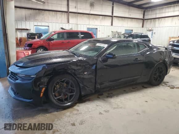 2019 Chevrolet Camaro 1LS с VIN 1G1FB1RX3K0121370, выставлен на аукционе Copart как лот 81649155 с пробегом 68 056 миль миль и Списание • Salvage title. История ставок и продаж доступна на DreamBid. Изображение 1.