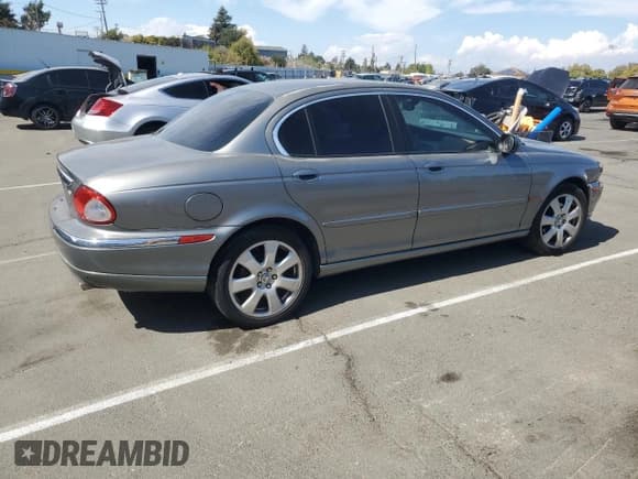 ✅ 2004 Jaguar X-Type • VIN: SAJEA51C74WD75321 • Lot: 80516235. Wystawiony na Copart z przebiegiem Nie podano. Bezpłatny archiwum sprzedaży aukcyjnych z USA i szczegółowy raport historii pojazdu na DreamBid. Zdjęcie 3.