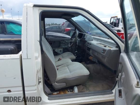 ✅ 1994 Isuzu Pickup S • VIN: 4S1CL11L5R4204889 • Lot: 43272529. Wystawiony na IAAI z przebiegiem 293 705 mil. Bezpłatny archiwum sprzedaży aukcyjnych z USA i szczegółowy raport historii pojazdu na DreamBid. Zdjęcie 5.