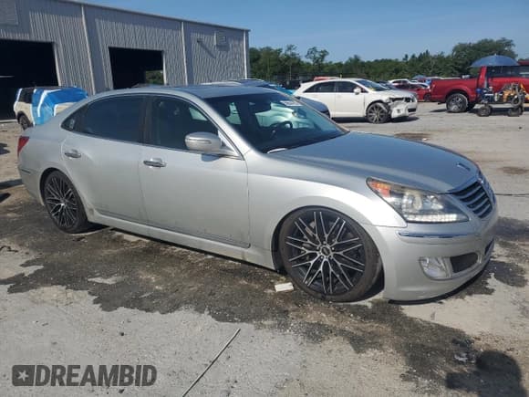 ✅ 2013 Hyundai Equus Signature • VIN: KMHGH4JH4DU063096 • Lot: 59844795. Listed on Copart with 133,213 mi. Free auction sales archive from the USA and detailed vehicle history report at DreamBid. Image 4.