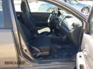 ✅ 2013 Nissan Versa S Plus • VIN: 3N1CN7AP2DL841722 • Lot: 41888545. Wystawiony na IAAI z przebiegiem 115 834 mil. Bezpłatny archiwum sprzedaży aukcyjnych z USA i szczegółowy raport historii pojazdu na DreamBid. Zdjęcie 5.