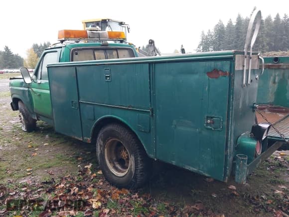 ✅ 1984 Ford F-350 • VIN: 1FTJF3510EPA32743 • Lot: 43579014. Listed on IAAI with 94,687 mi. Free auction sales archive from the USA and detailed vehicle history report at DreamBid. Image 3.