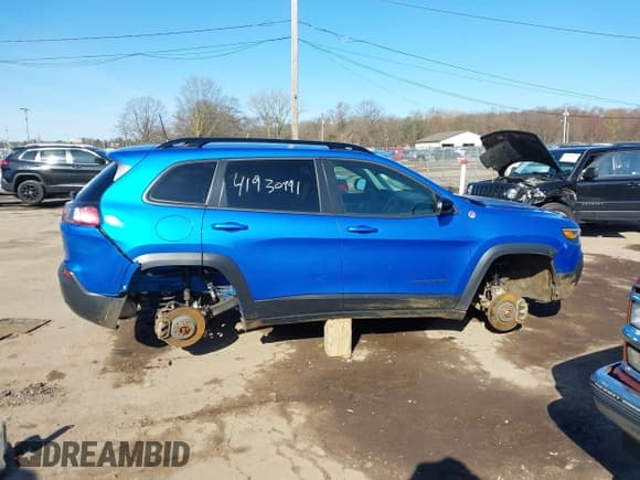 ✅ 2022 Jeep Cherokee Trailhawk • VIN: 1C4PJMBX5ND553336 • Lot: 41930991. Listed on IAAI with 40,832 mi. Free auction sales archive from the USA and detailed vehicle history report at DreamBid. Image 14.