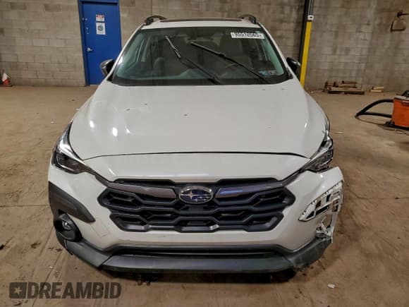 ✅ 2024 Subaru Crosstrek Limited • VIN: 4S4GUHM64R3708789 • Lot: 95510565. Listed on Copart with 9,813 mi. Free auction sales archive from the USA and detailed vehicle history report at DreamBid. Image 5.