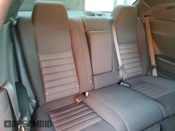 ✅ 2010 Dodge Challenger SE • VIN: 2B3CJ4DV9AH278806 • Lot: 73653894. Wystawiony na Copart z przebiegiem 91 152 mil. Bezpłatny archiwum sprzedaży aukcyjnych z USA i szczegółowy raport historii pojazdu na DreamBid. Zdjęcie 10.