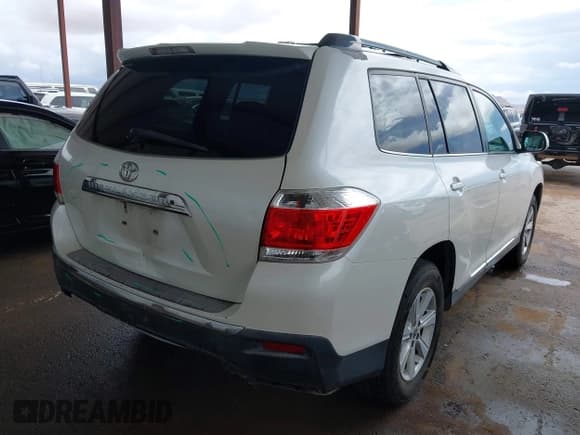 ✅ 2013 Toyota Highlander • VIN: 5TDZK3EH4DS133221 • Лот: 42581739. Опубликован ранее на IAAI с пробегом 138 508 миль. Бесплатный доступ к архиву аукционных продаж из США и подробный отчёт об истории автомобиля на DreamBid. Изображение 4.