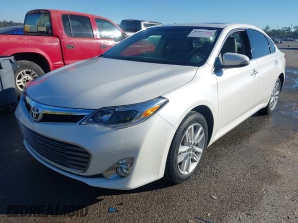 ✅ 2014 Toyota Avalon XLE Premium • VIN: 4T1BK1EB5EU080894 • Lot: 43591589. Listed on IAAI with 32,764 mi. Free auction sales archive from the USA and detailed vehicle history report at DreamBid. Image 2.