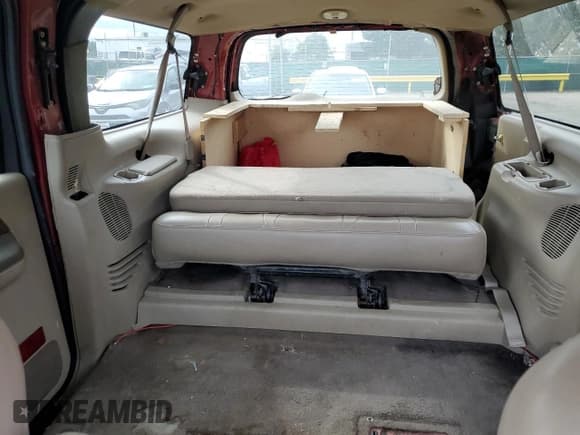 ✅ 2000 Ford Excursion Limited • VIN: 1FMNU42S9YEB86647 • Lot: 86492485. Listed on Copart with 255,143 mi. Free auction sales archive from the USA and detailed vehicle history report at DreamBid. Image 10.