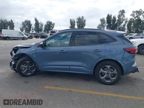 ✅ 2024 Ford Escape ST-Line • VIN: 1FMCU0MZ8RUB23637 • Lot: 43423036. Listed on IAAI with 12,089 mi. Free auction sales archive from the USA and detailed vehicle history report at DreamBid. Image 14.