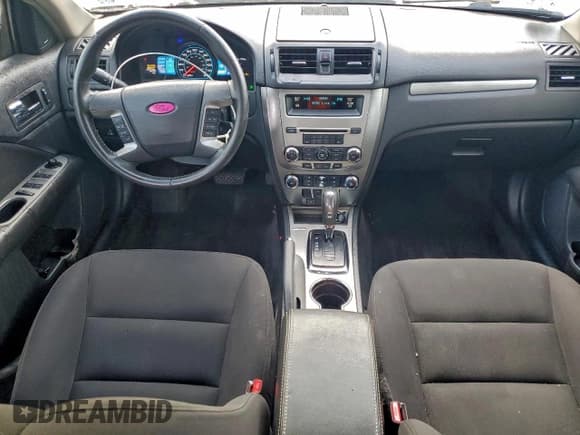 ✅ 2010 Ford Fusion Hybrid • VIN: 3FADP0L39AR166995 • Lot: 94321235. Wystawiony na Copart z przebiegiem 93 333 mil. Bezpłatny archiwum sprzedaży aukcyjnych z USA i szczegółowy raport historii pojazdu na DreamBid. Zdjęcie 8.