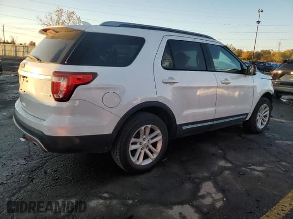 ✅ 2017 Ford Explorer XLT • VIN: 1FM5K7DH6HGC46347 • Lot: 82622825. Listed on Copart with 106,634 mi. Free auction sales archive from the USA and detailed vehicle history report at DreamBid. Image 3.