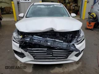 ✅ 2020 Hyundai Accent SE • VIN: 3KPC24A61LE094225 • Lot: 36822383. Wystawiony na Copart z przebiegiem 18 286 mil. Bezpłatny archiwum sprzedaży aukcyjnych z USA i szczegółowy raport historii pojazdu na DreamBid. Zdjęcie 5.