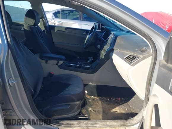 ✅ 2017 Hyundai Sonata SE • VIN: 5NPE24AF4HH488622 • Lot: 43645366. Listed on IAAI with 118,556 mi. Free auction sales archive from the USA and detailed vehicle history report at DreamBid. Image 5.