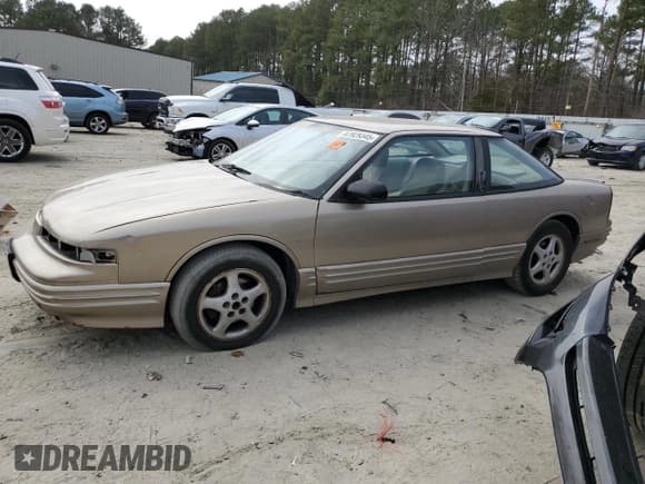 ✅ 1997 Oldsmobile Cutlass Supreme S • VIN: 1G3WH12MXVF305924 • Lot: 47929345. Listed on Copart with 85,967 mi. Free auction sales archive from the USA and detailed vehicle history report at DreamBid. Image 1.
