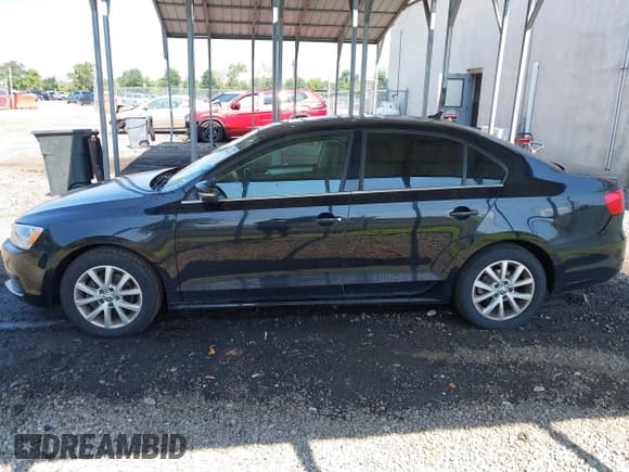 ✅ 2013 Volkswagen Jetta SE • VIN: 3VWBP7AJ2DM258024 • Лот: 42850479. Опубликован ранее на IAAI с пробегом 105 391 миль. Бесплатный доступ к архиву аукционных продаж из США и подробный отчёт об истории автомобиля на DreamBid. Изображение 14.