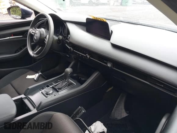 ✅ 2020 Mazda 3 • VIN: 3MZBPABL1LM126819 • Lot: 43010772. Wystawiony na IAAI z przebiegiem 11 299 mil. Bezpłatny archiwum sprzedaży aukcyjnych z USA i szczegółowy raport historii pojazdu na DreamBid. Zdjęcie 5.
