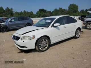 ✅ 2009 Volvo S40 2.4L • VIN: YV1MS382092447636 • Lot: 67148425. Listed on Copart with 97,815 mi. Free auction sales archive from the USA and detailed vehicle history report at DreamBid. Image 1.