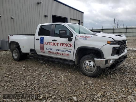 2024 Chevrolet Silverado 3500HD Work Truck с VIN 1GC4YSEY8RF190645, выставлен на аукционе Copart как лот 62747475 с пробегом 83 608 миль миль и Списание • Salvage title. История ставок и продаж доступна на DreamBid. Изображение 4.