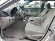 ✅ 2007 Toyota Camry CE • VIN: 4T1BE46K27U642969 • Lot: 93036635. Wystawiony na Copart z przebiegiem 209 968 mil. Bezpłatny archiwum sprzedaży aukcyjnych z USA i szczegółowy raport historii pojazdu na DreamBid. Zdjęcie 7.