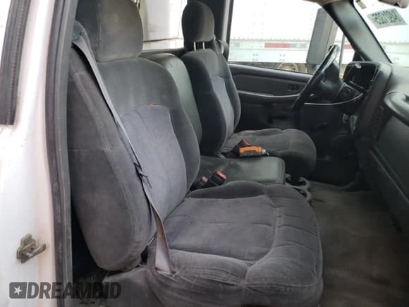 ✅ 2006 Chevrolet Silverado 1500 • VIN: 1GBJC34U66E219197 • Lot: 84921325. Wystawiony na Copart z przebiegiem 144 467 mil. Bezpłatny archiwum sprzedaży aukcyjnych z USA i szczegółowy raport historii pojazdu na DreamBid. Zdjęcie 10.